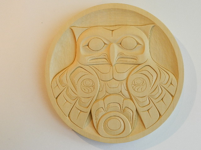 Owl Panel, yellow cedar, 2' diameter - Click Image to Close